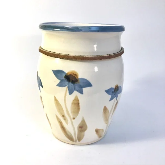 Art Pottery Wall Pocket Vase 6” Blue Daisy Flower Arts North Nova Scotia - Picture 2 of 10